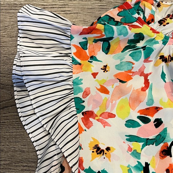 JODIFL Colorful Abstract Ruffle Top Size M - Picture 4 of 7